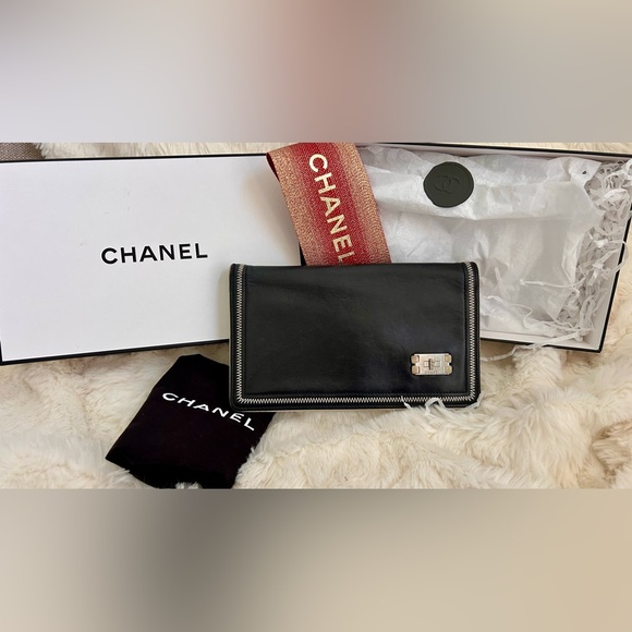 Authentic CHANEL Black Leather
Chanel Logo Long Wallet all inclusive!!!!!! - Picture 1 of 16